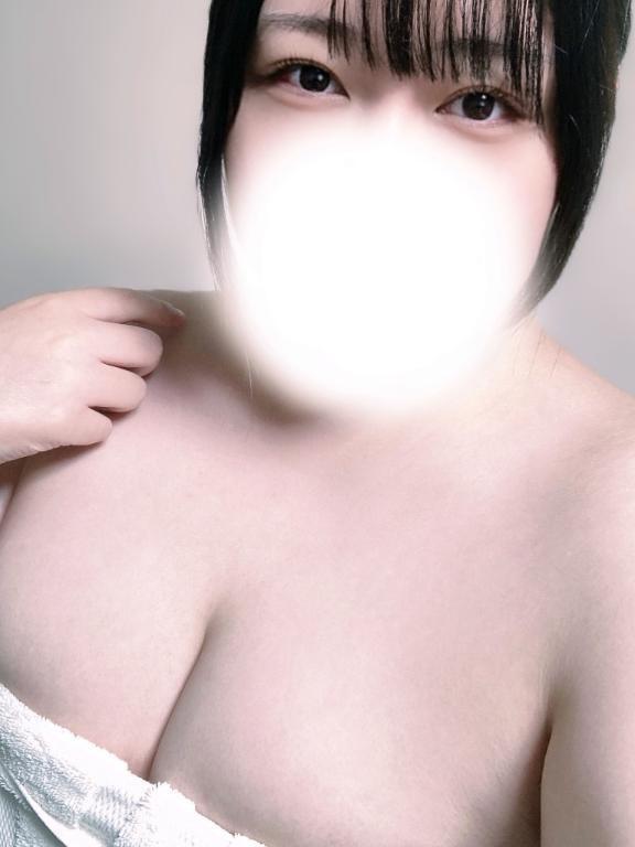 居るよん😘｜写メ日記｜ゆいか｜鶯谷 ぽっちゃりデリヘル エンジェルマスカット
