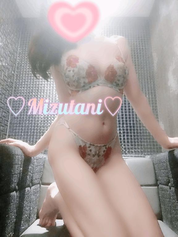 GOLDの初めまして様｜写メ日記｜水谷｜鶯谷 人妻デリヘル 華恋人（カレント）