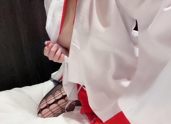こっち見て♡｜写メ日記｜らみ★美乳×美肌初心な甘えん坊｜品川・五反田 一般デリヘル 五反田Tiara～ティアラ～