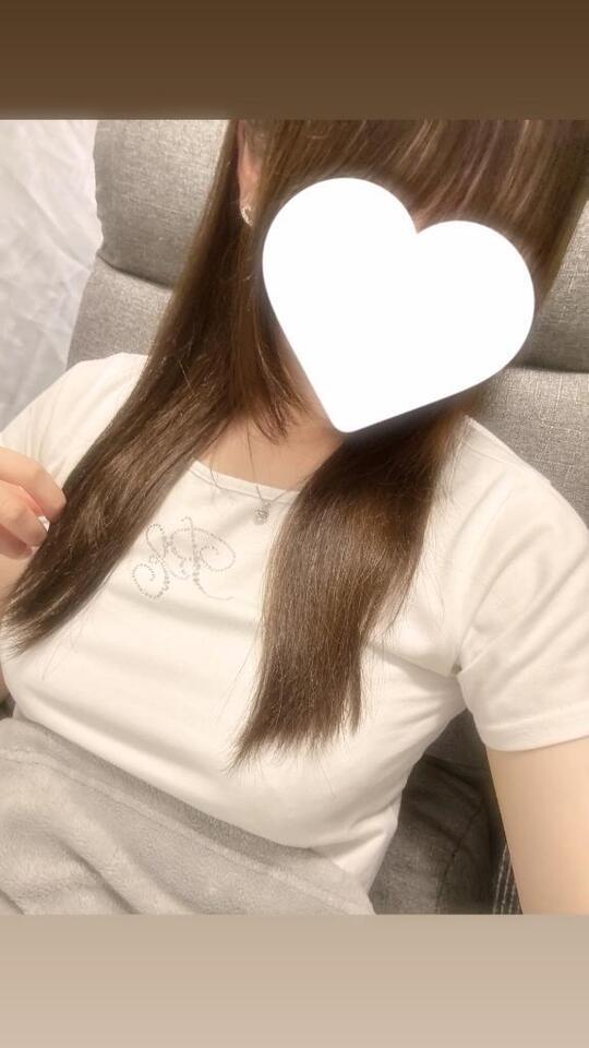 本日います🫡｜写メ日記｜なる★経験極少の坂道系美少女★｜品川・五反田 一般デリヘル 五反田Tiara～ティアラ～