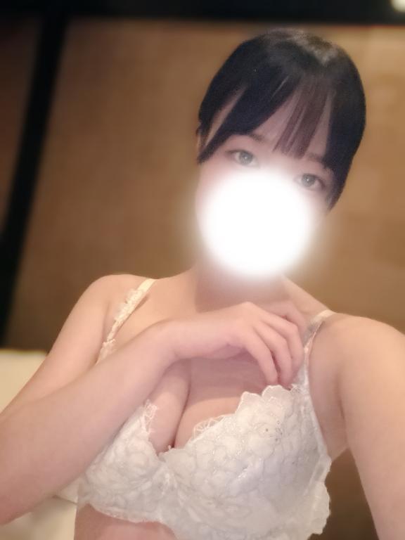 何色が好き？‎🤍｜写メ日記｜あおい★未経験×Fカップ美少女｜品川・五反田 一般デリヘル 五反田Tiara～ティアラ～