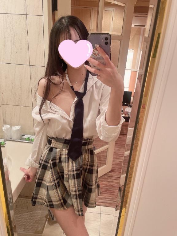 見えちゃうかな👀💦｜写メ日記｜えな★S級女子アナ志望現役JD｜品川・五反田 一般デリヘル 五反田Tiara～ティアラ～