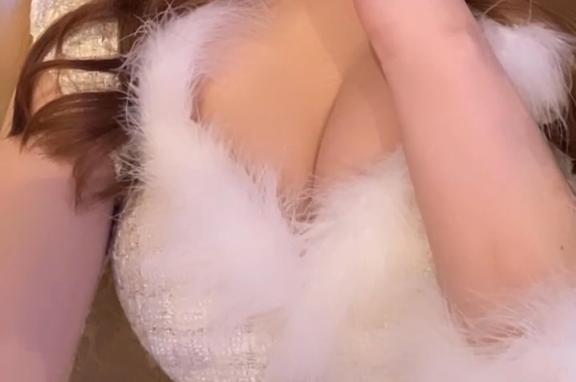 白サンタ🎅💖｜写メ日記｜れん★モデル顔負け最高級素人★｜品川・五反田 一般デリヘル 五反田Tiara～ティアラ～