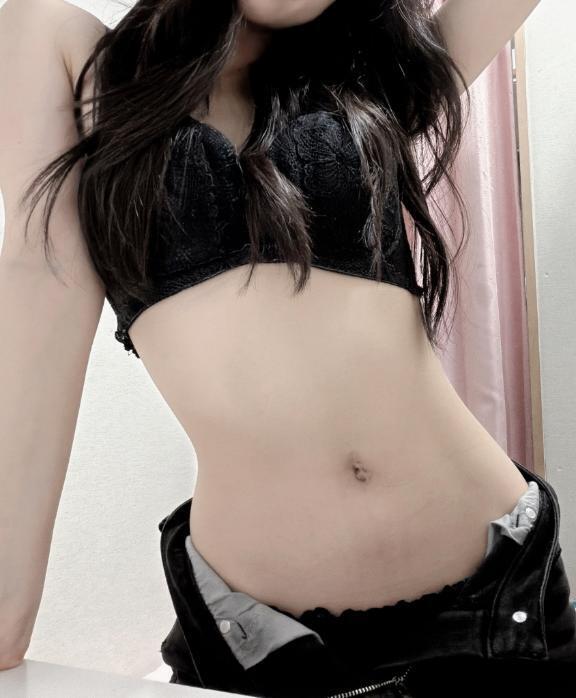 脱ぎ途中🤭