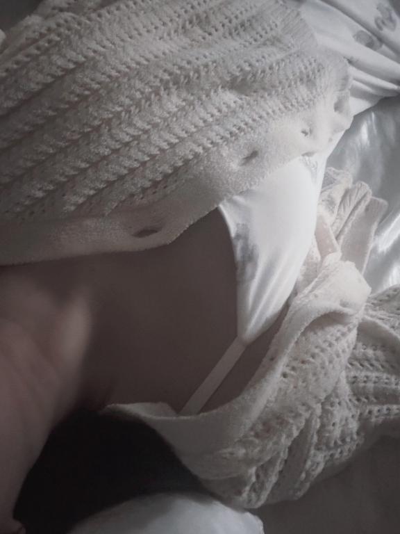 寝｜写メ日記｜よる【潮吹き90％極上イラマ】｜池袋 一般デリヘル STELLA TOKYO−ステラトウキョウ−