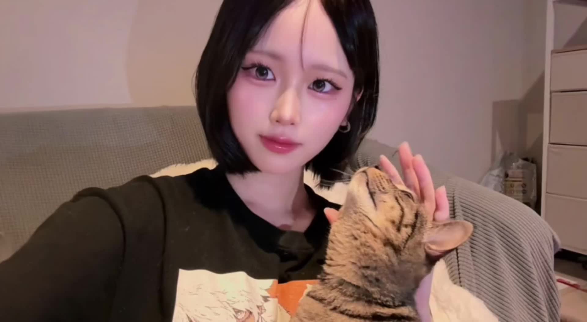 ねこ🐱｜写メ日記｜すず【モモを彷彿】｜池袋 一般デリヘル STELLA TOKYO−ステラトウキョウ−
