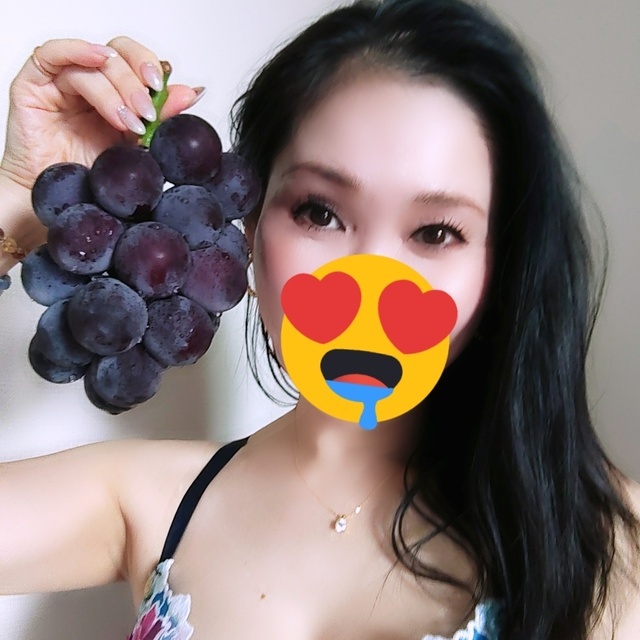 私の顔と🍇｜写メ日記｜りょう[神奈川]｜品川・五反田 人妻デリヘル 奥鉄オクテツ東京店（デリヘル市場）
