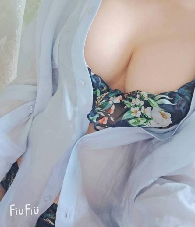 麗美受付中で～す！