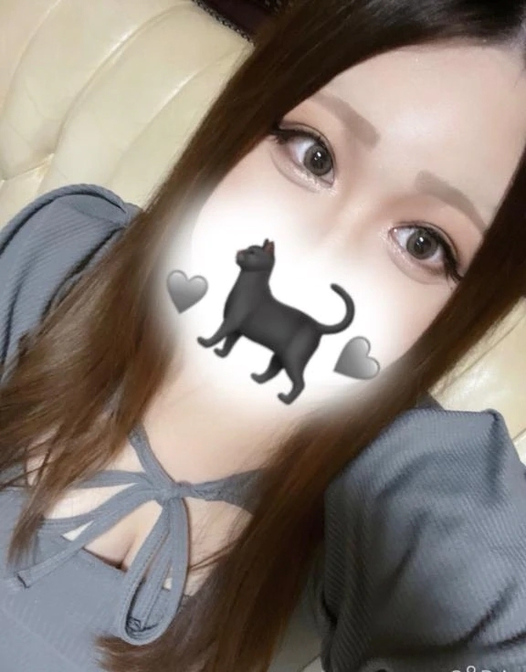 黒板のメッセージ桜のカーテンくぐって💫｜写メ日記｜ゆな｜鶯谷 一般デリヘル 鶯谷デリヘル倶楽部