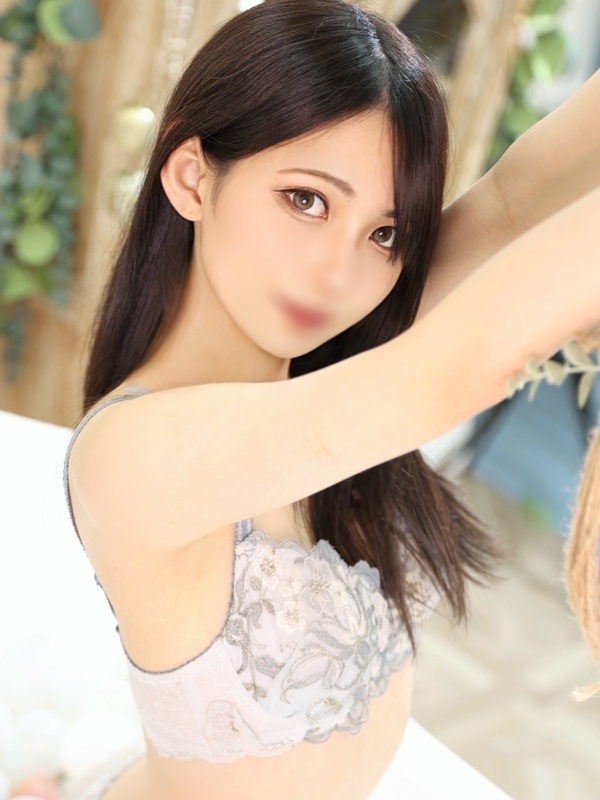 ゆう【色白清楚な細身美女】
