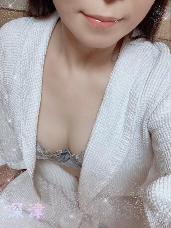 本日出勤｜写メ日記｜深津（ふかつ）｜鶯谷 人妻デリヘル 素人妻専門店　ミセス・グランデ