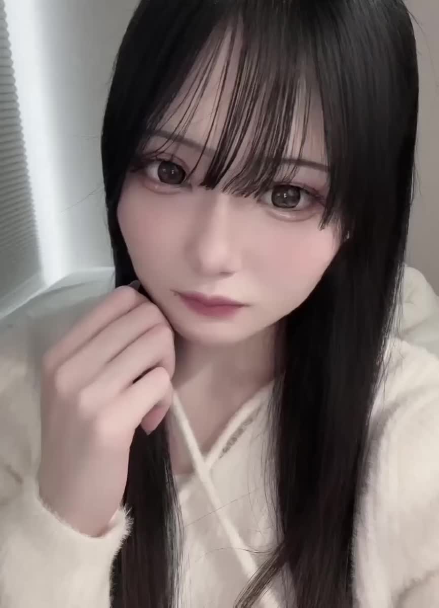 明日お店いるよん( ˊᵕˋ*)