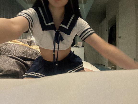 制服…👩‍🎓｜写メ日記｜しの★経験1人のEカップ天使★｜鶯谷 一般デリヘル 鶯谷Tiara～ティアラ～
