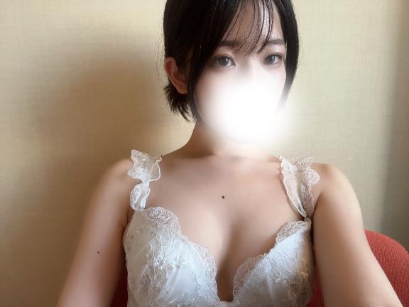 明日13時からいましゅ😌｜写メ日記｜るりな★S級美少女にガチ恋注意｜鶯谷 一般デリヘル 鶯谷Tiara～ティアラ～