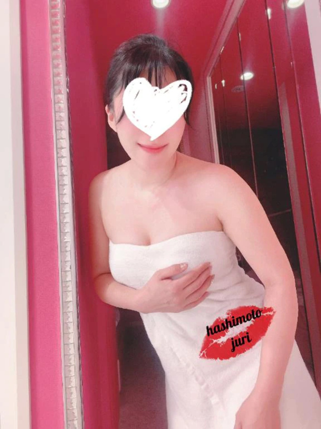 一緒にお散歩 🐈‍⬛🐾｜写メ日記｜橋本じゅり(はしもとじゅり)｜鶯谷 人妻デリヘル 鶯谷ナンバーワン