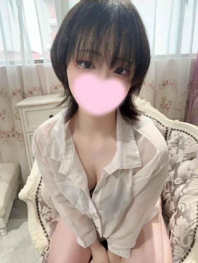 明日お仕事でも…会いに来て？🌙♥️
