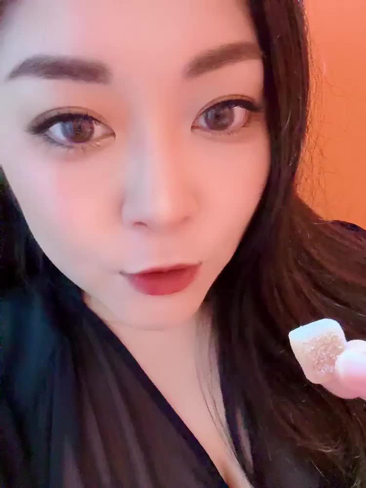 ただただグミを食す、はな笑