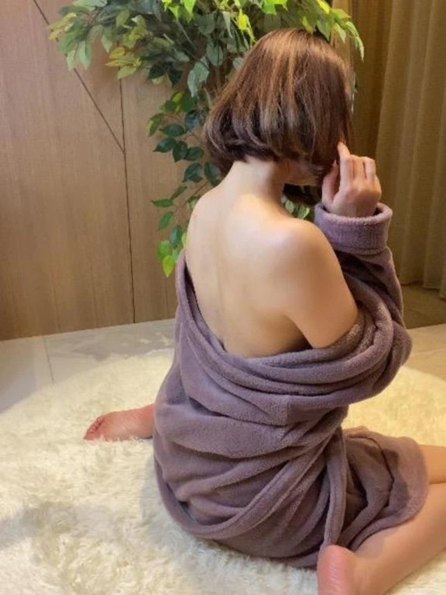 夜中の〇〇｜写メ日記｜霧島 紅葉｜品川・五反田 一般デリヘル ELEGANCE