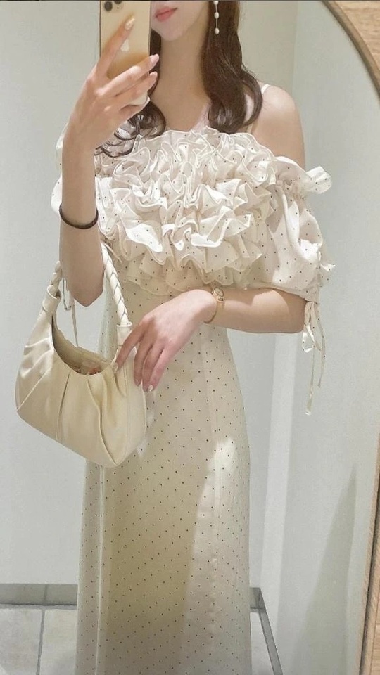 帰りにお花屋さんの前で足止まった🌼💞｜写メ日記｜真白 小雪｜渋谷 高級デリヘル レス青山