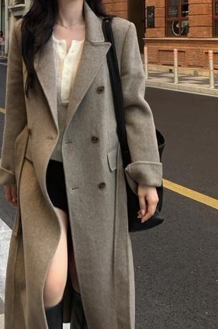 コートの男性ってかっこいいですよね