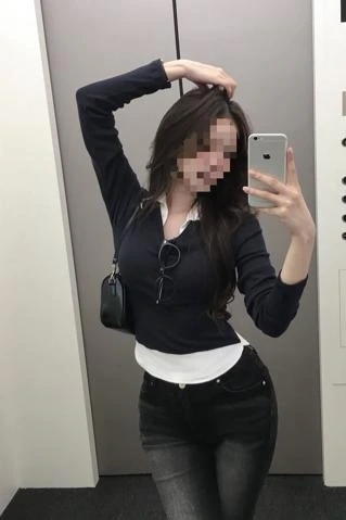 タイトジーンズ