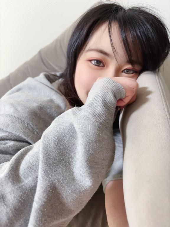 おはよう、おきて……？