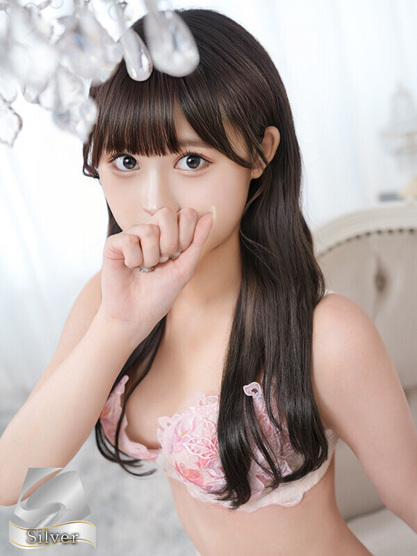 三津川ひなせ