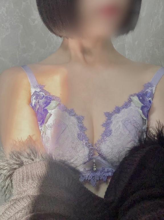 遊ぼう？｜写メ日記｜内海るな｜新宿 高級デリヘル MIRAI TOKYO 新宿店