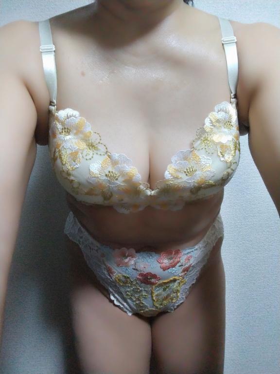 曇り空ですね〜｜写メ日記｜あゆみ｜鶯谷 人妻デリヘル 熟女デリヘル倶楽部