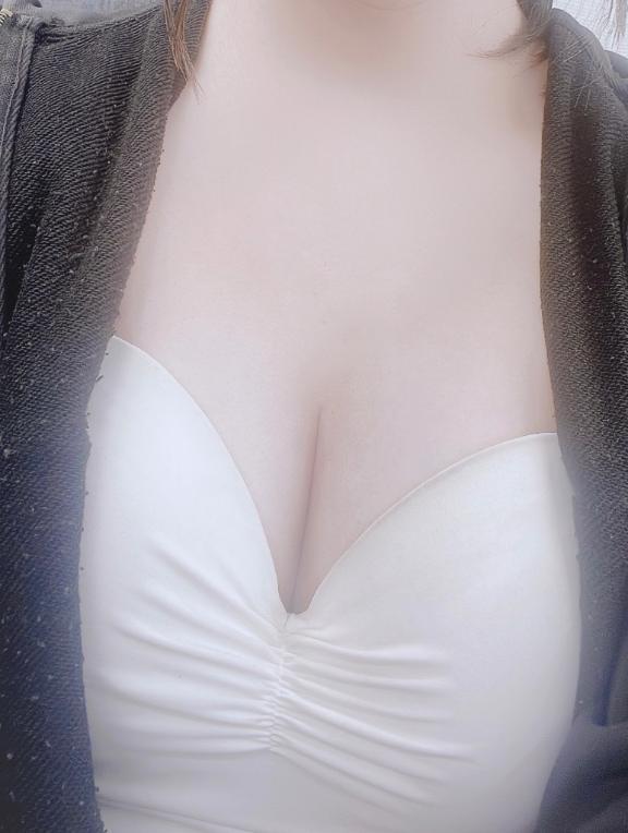 こんばんは(〃´꒳`〃)｜写メ日記｜ねる｜鶯谷 人妻デリヘル 奥様特急 上野・鶯谷店