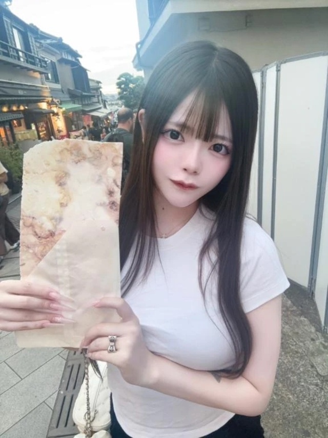 食べ歩きデートしよ？🤍