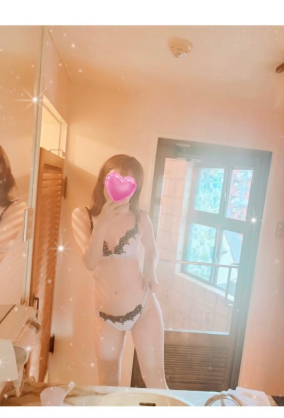 雨の日ご予約完売有難うございました。♡♡♡｜写メ日記｜ももな｜新宿 人妻デリヘル 熟女の風俗最終章 新宿店