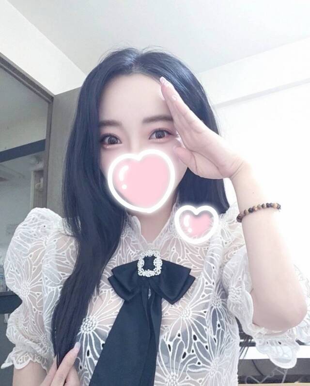 前からチラリ！！