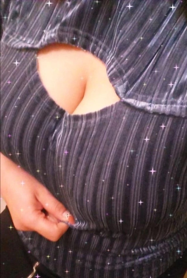 おっぱいの圧を感じてみないか？