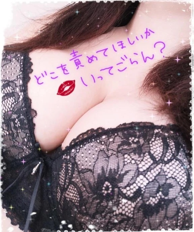 乳首舐め手コキ。