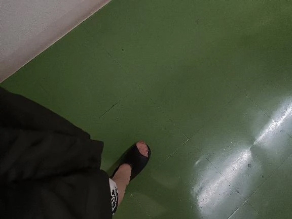 出向く足帰宅する足元｜写メ日記｜もも｜立川・八王子・三多摩 人妻デリヘル 熟女の風俗最終章 立川店