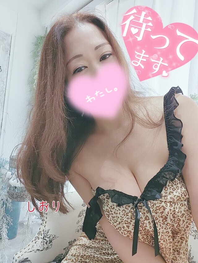 本日出勤でーす(コスプレあり〼)｜写メ日記｜しおり｜鶯谷 人妻デリヘル 熟女デリヘル秘宝館Ｚ