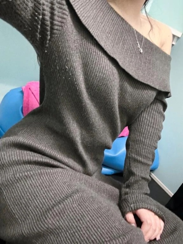 肩からそっと手を入れて…❤️