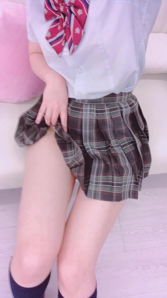 制服をチラリ…❤️｜写メ日記｜てる｜新宿 一般デリヘル デザインプリズム新宿