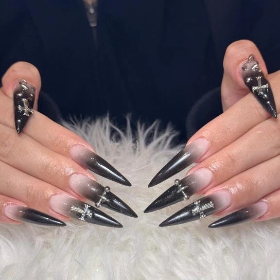 ネイル変えた💅｜写メ日記｜ろむ｜新宿 一般デリヘル デザインプリズム新宿