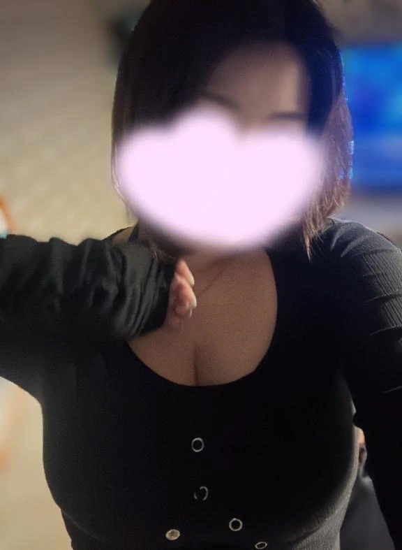 どこみてるの、、？💕🔞｜写メ日記｜成宮もち｜錦糸町・小岩・葛西 一般デリヘル ウルトラハピネス