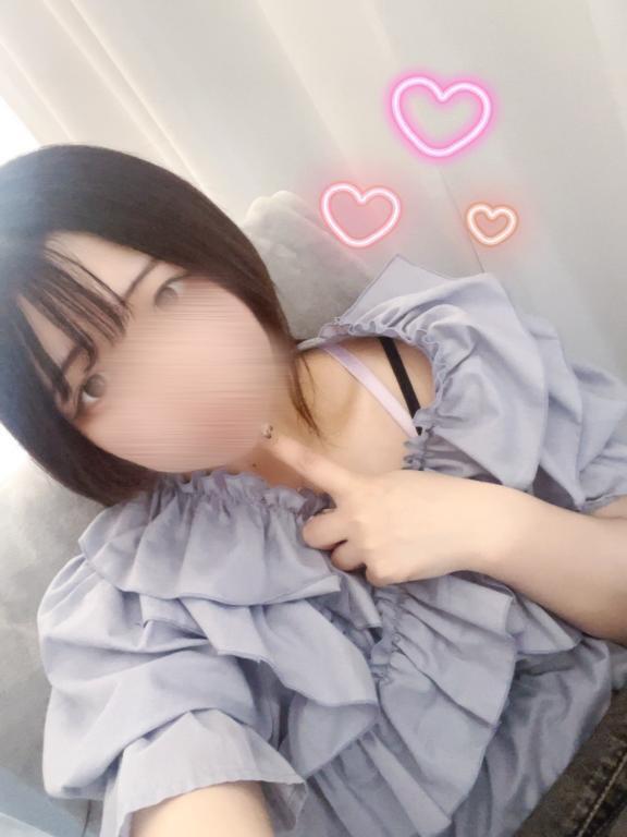 もぐもぐ🤍｜写メ日記｜望月しおん｜錦糸町・小岩・葛西 一般デリヘル ウルトラハピネス