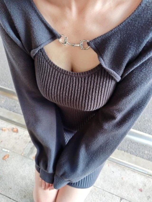 どこ見てるの〜？💓｜写メ日記｜川上さき｜錦糸町・小岩・葛西 一般デリヘル ウルトラハピネス