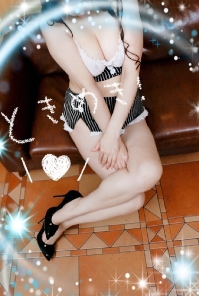 今日は週末ですよぉー^ ^お誘い待ってま～す💓
