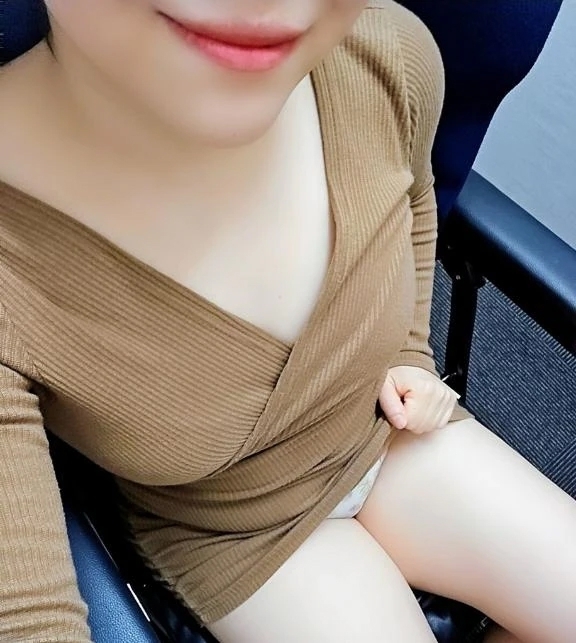 ちらっ|ω･`)｜写メ日記｜みこと｜鶯谷 人妻デリヘル 濃厚即19妻