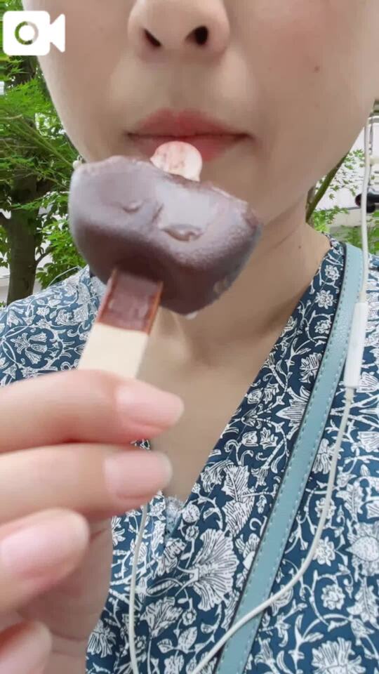 暑いね🥵アイス食べる？｜写メ日記｜りこ｜鶯谷 人妻デリヘル 濃厚即19妻
