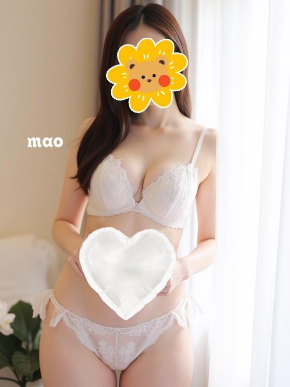 カーテンのすきまから☀️
