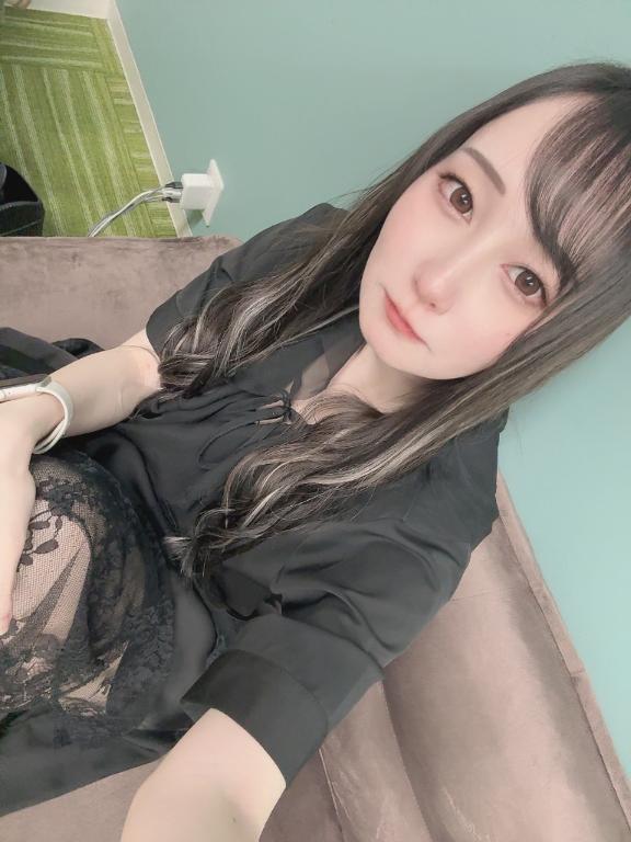 炎天直下坂道の上☀️