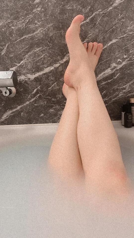 ヾ(⌒(_×ω×)_ﾊﾞﾀﾝｷｭｰ