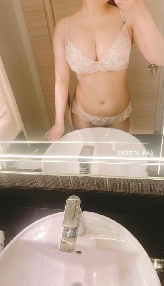 お仕事お疲れ様｜写メ日記｜小倉こと｜新宿 出張エステ 断りきれない美人マッサージ嬢たち